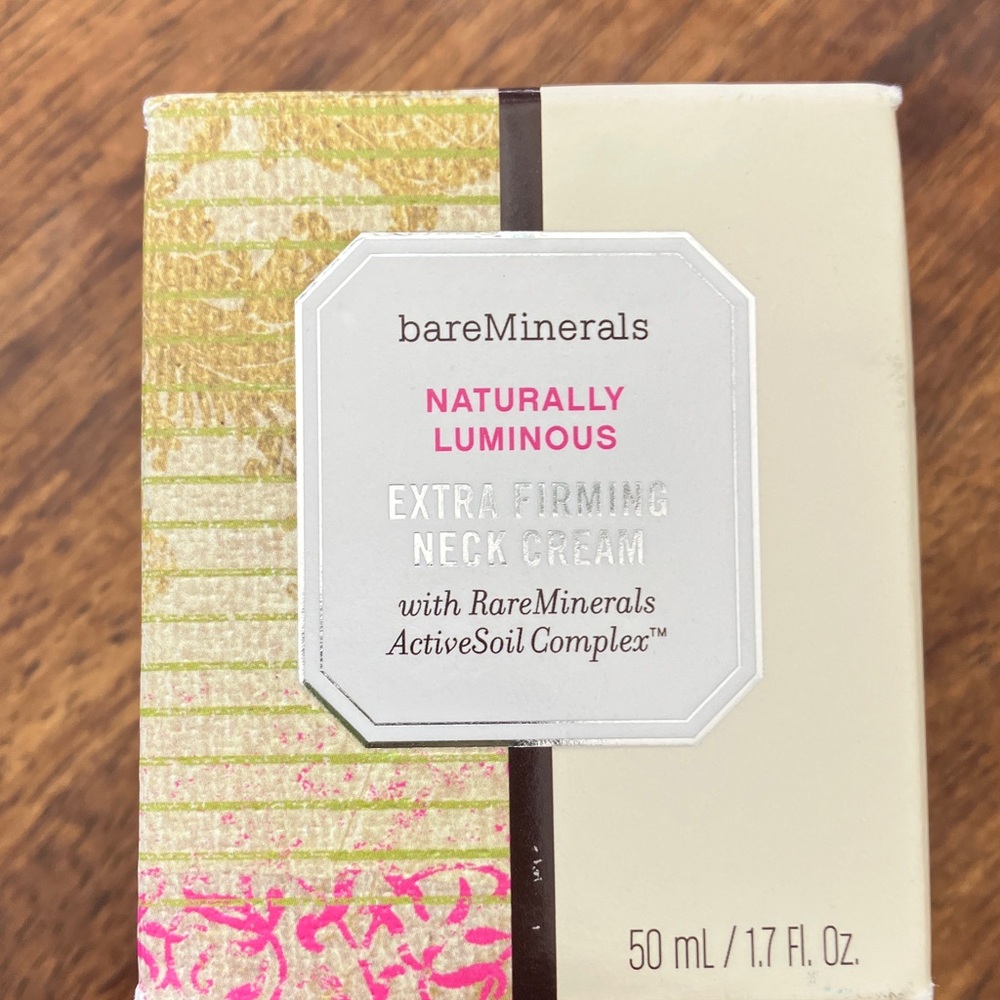 bareMinerals Naturally Luminous Neck Cream